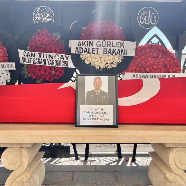Kırıkkale'de mühimmat patlaması nedeniyle ölenler toprağa verildi (2)