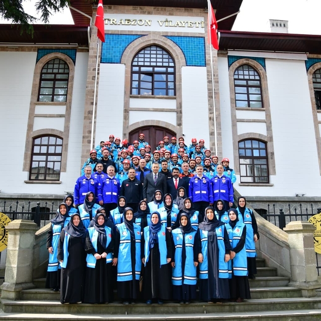 Trabzon'da 50 imam-hatip ile 20 Kur'an-ı Kerim Kursu öğreticisi AFAD gönüll...