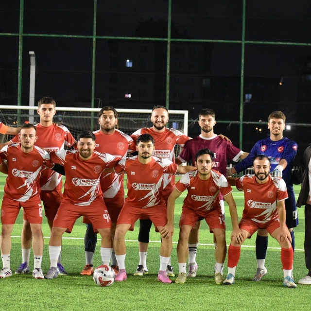 Major 1. Lig'de mücadele eden Niğde temsilcisi Ovalıbağ FK, şampiyonluk yol...