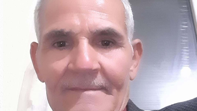 Uşak'ta ağaçlara çarpan otomobilin sürücüsü öldü, eşi yaralandı
