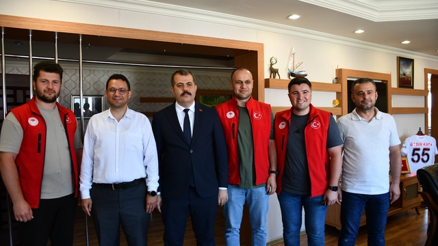 Kaymakam Kaya, son mesai gününde vatandaşlarla vedalaştı