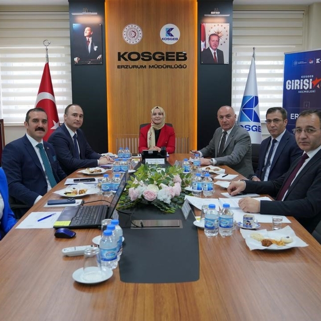Başkan Özakalın KOSGEB jüri toplantısına katıldı
Özakalın: "Üreten ve geliş...