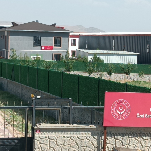 'Kötü muamele' iddiasıyla 16 kişinin tutuklandığı özel bakım merkezi görünt...