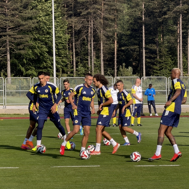 Fenerbahçe, Topuk Yaylası'ndaki ilk antrenmanını yaptı