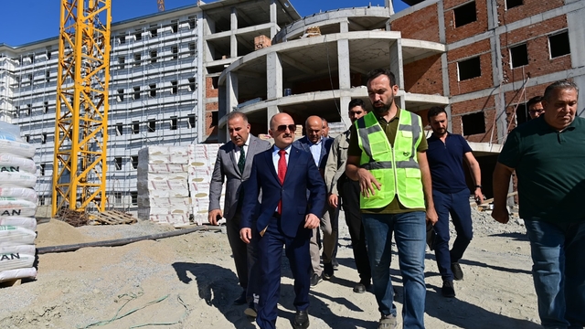 Söke'de KYK Erkek Öğrenci Yurdunda çalışmalar hız kesmeden sürüyor