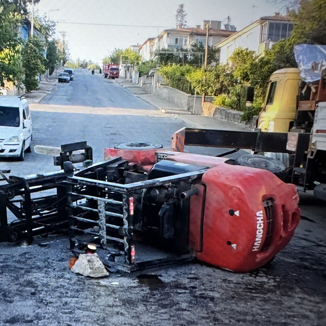 Kontrolden çıkan forklift yan yattı: 1 yaralı