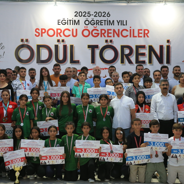Diyarbakır'da 63 sporcu öğrenci ödüllendirildi