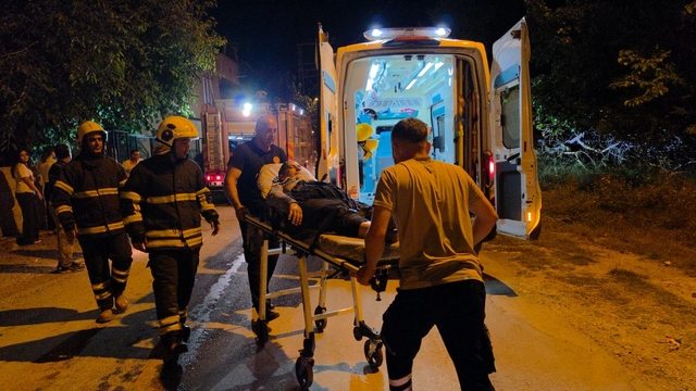Adana'da evde çıkan yangında 1 kişi dumandan etkilendi