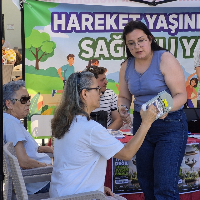 Eskişehir'de vatandaşlar teste girdi, fiziksel yaşını öğrendi
İl Sağlık Müd...