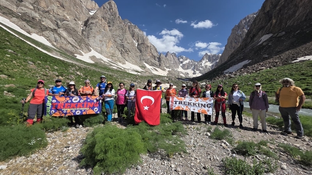 İzmir Trekking Kulübü'nden Hakkari'ye doğa çıkarması
