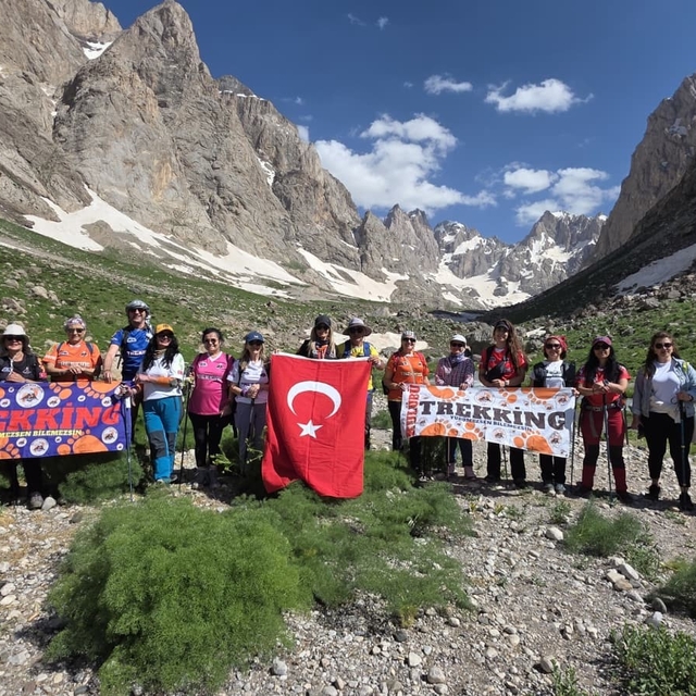 İzmir Trekking Kulübü'nden Hakkari'ye doğa çıkarması