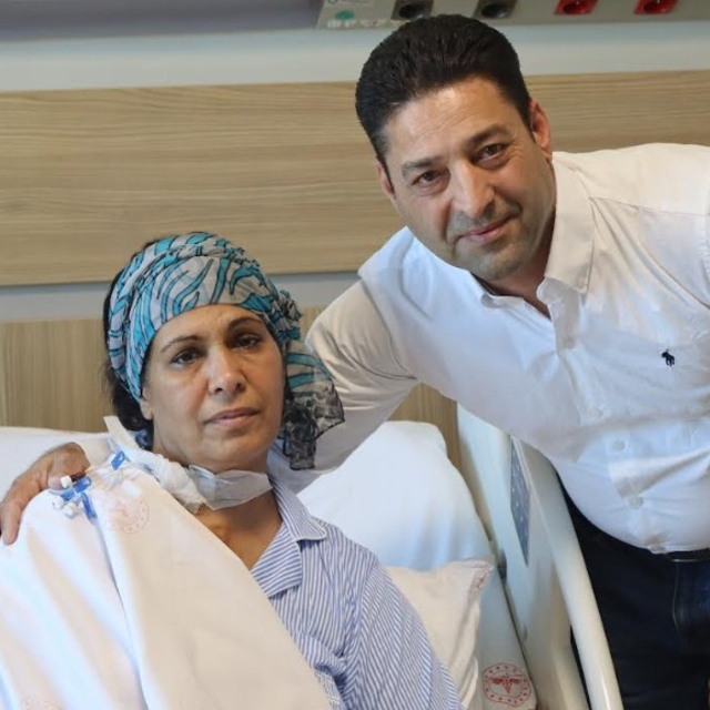 ABD'den Türkiye'ye tedavi için geldi, Bursa Şehir Hastanesi'nde sağlığına k...