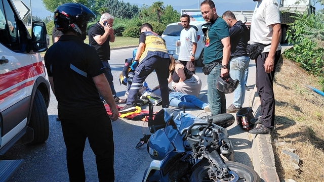 TIR ile çarpışan motosikletin sürücüsü ağır yaralandı