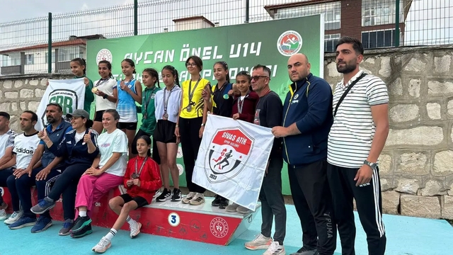 Sivaslı atletler Kütahya'da Sivas rüzgârı estirdi