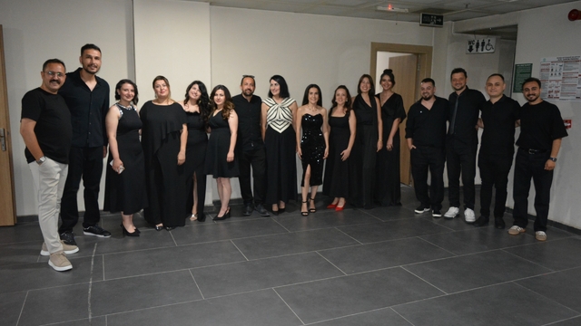 Öğretmenler sahneye çıktı, Alaşehir tek ses oldu