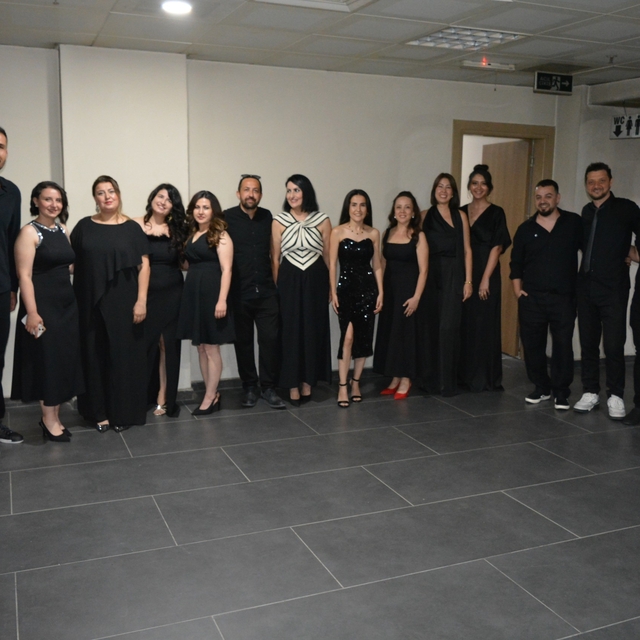 Öğretmenler sahneye çıktı, Alaşehir tek ses oldu