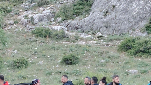 Tırmanış sırasında ayağı kırılan dağcı askeri helikopterle kurtarıldı