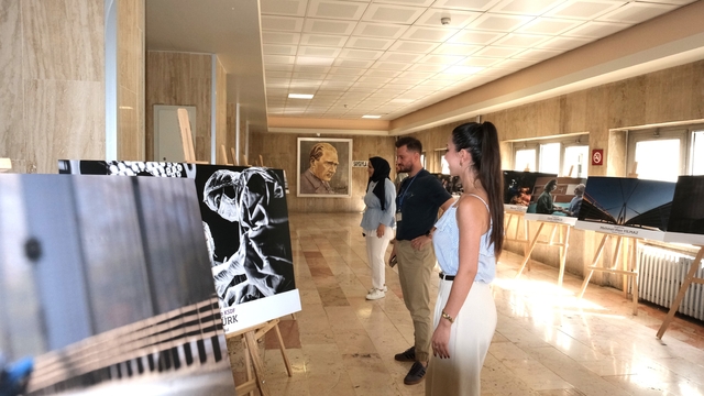 BUÜ'de fotoğraf sanatıyla kadın sağlığına vurgu
