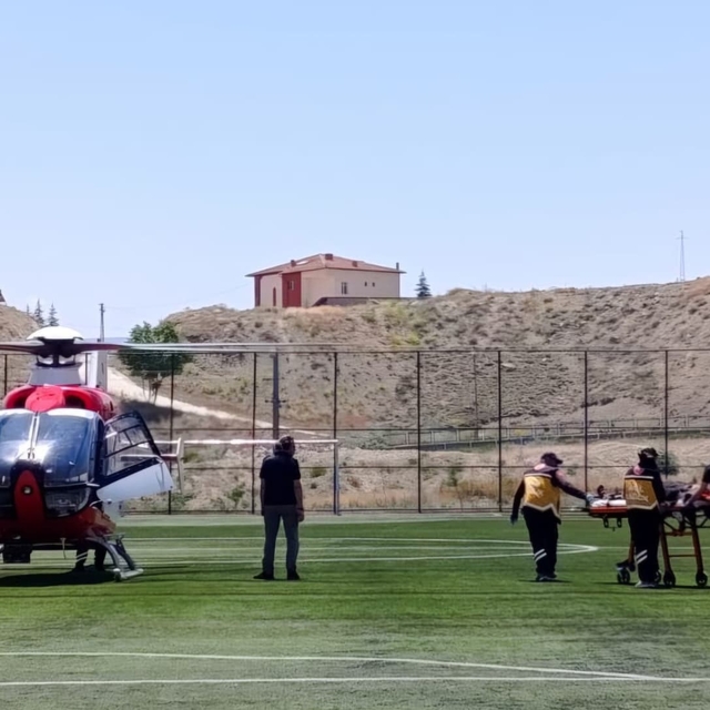 Ülseratif kolit hastası hava ambulansıyla Malatya'ya sevk edildi