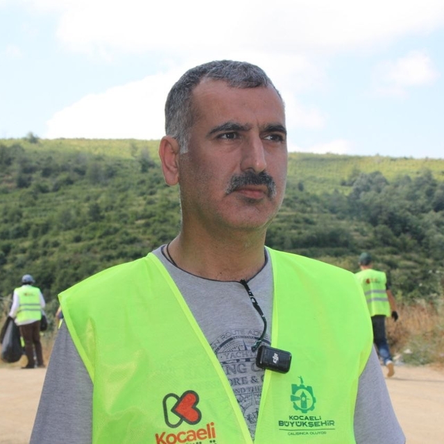 Kocaeli'de gönüllüler ormanda yangın riskine karşı temizlik yaptı