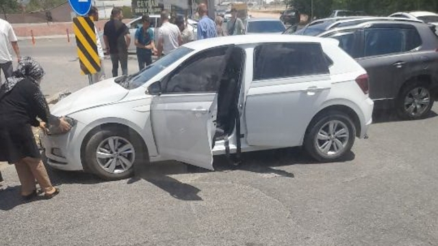 İki otomobilin çarpıştığı kazada 1 kişi yaralandı