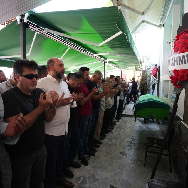Cesedi Kızılırmak Nehri'ne düşen otomobilde bulunan 2 çocuk annesi toprağa...