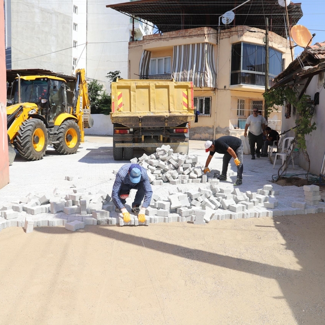 Nazilli Belediyesi'nden 41 noktada eş zamanlı yol seferberliği
