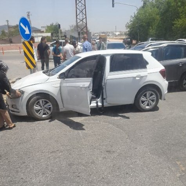 İki otomobilin çarpıştığı kazada 1 kişi yaralandı