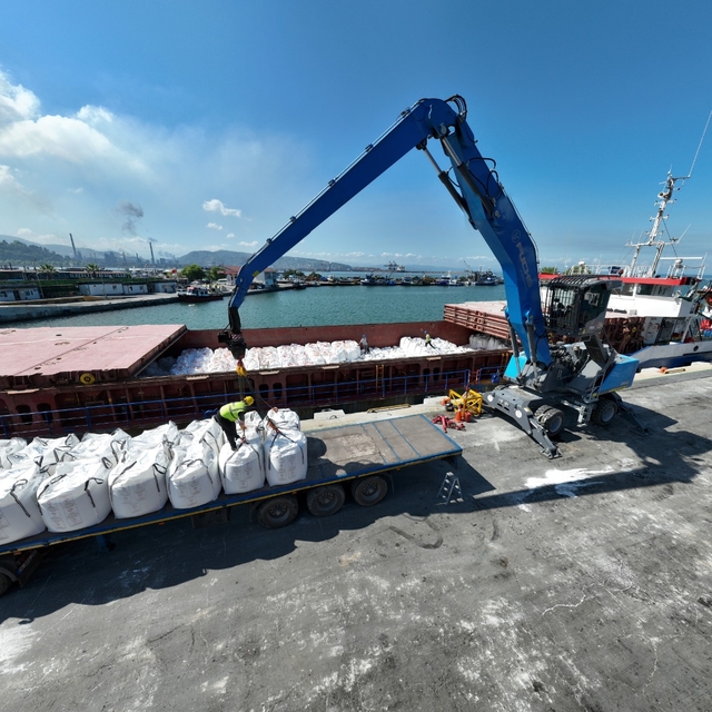 Zonguldak Bozhane Limanı'ndan ilk 6 ayda 72 gemiye yükleme ve boşaltma yapı...