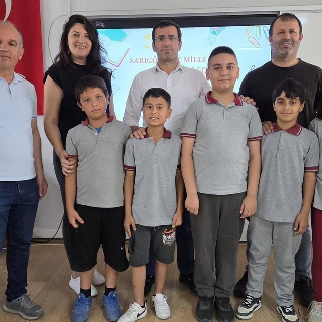 Sarıgöl'ün bilgi şampiyonu Şehit Esin Akay İlkokulu oldu