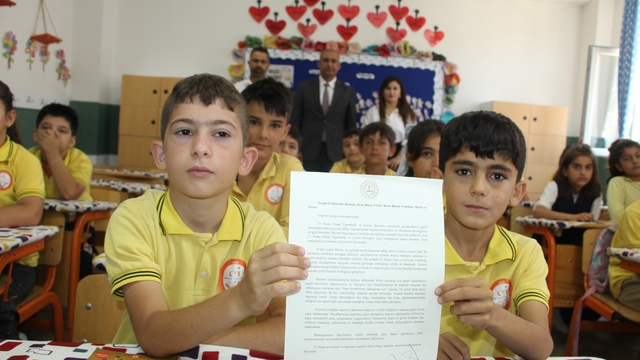 Bakan Tekin'den Şırnaklı öğrencilerin mektuplarına duygusal cevap