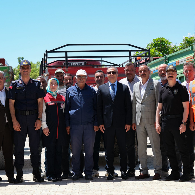 Karaman'da çiftçilere reflektör dağıtıldı