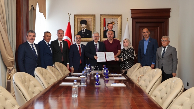 İnegöl'de sağlık ve eğitim için imzalar atıldı