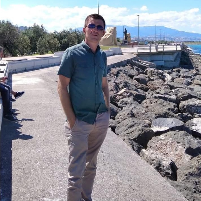 Devrilen traktörünün altında kalan çiftçi öldü
