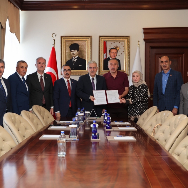 İnegöl'de sağlık ve eğitim için imzalar atıldı