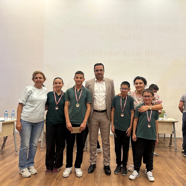 Ortaokullarda bilgi yarışmasının şampiyonu Emcelli Ortaokulu oldu