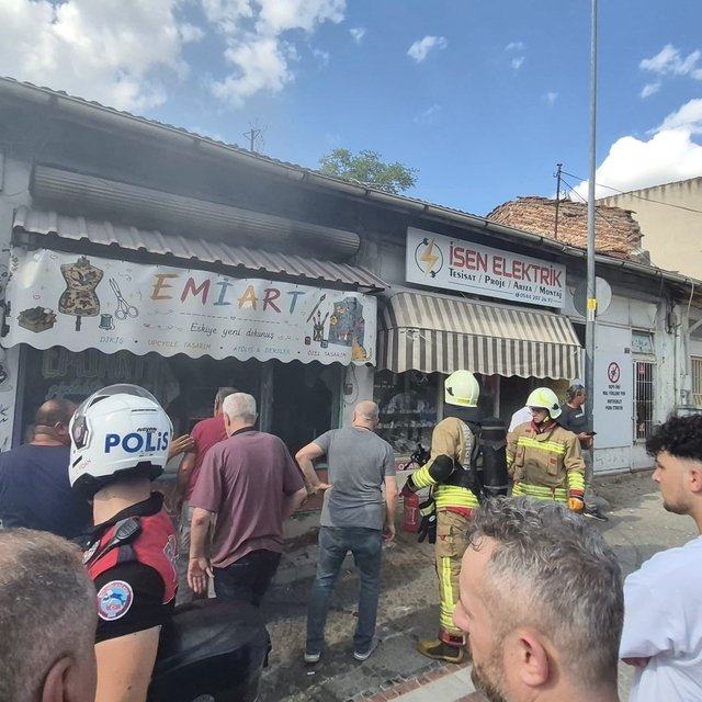 Edirne'de iş yerinde çıkan yangına kova ve hortumla müdahale