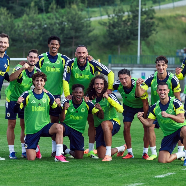 Fenerbahçe günü çift antrenmanla tamamladı