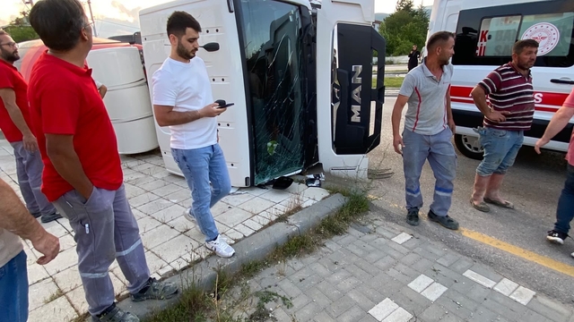 Bolu'da beton mikseri devrildi: 1 yaralı