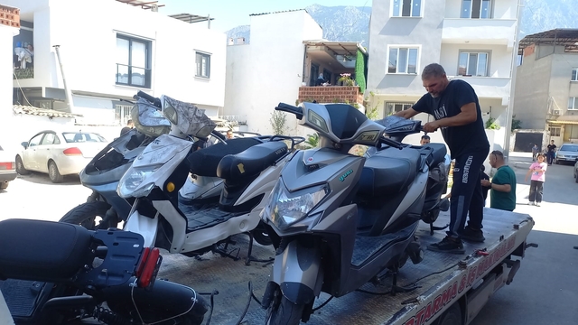 Manisa'da çalınan 6 motosiklet 90 güvenlik kamerası incelenerek bulundu: 3 gözaltı