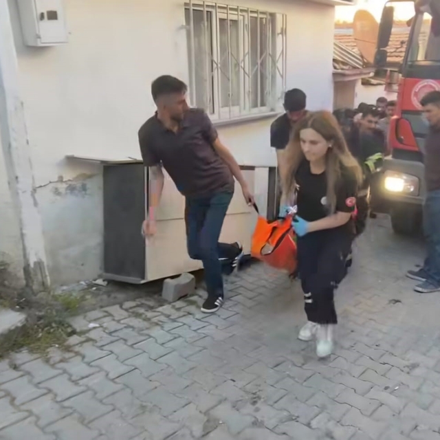 Samsun Vezirköprü'de ev yangını: 1 ağır yaralı
