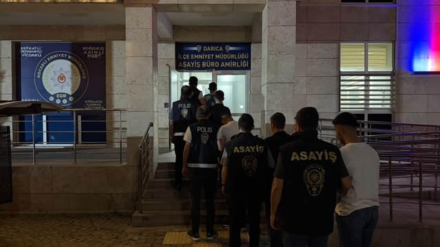 Darıca'da market ve kuyumcu yağmalayan 5 şüpheli tutuklandı