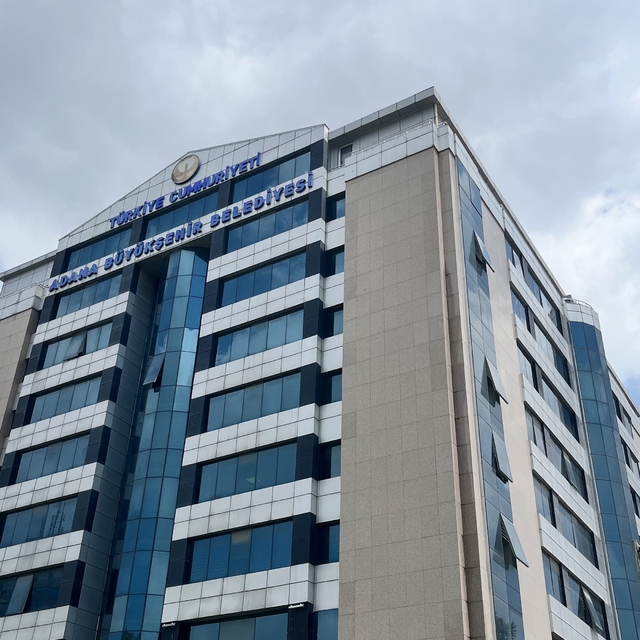 Adana Büyükşehir Belediyesinin 485.9 milyon liralık borcuna vatandaşlardan...