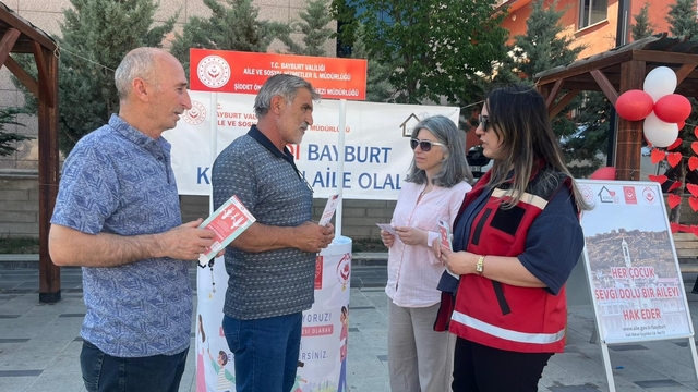 Bayburt'ta koruyucu aile hizmeti tanıtıldı