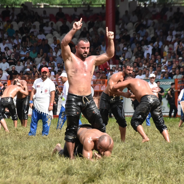 Kırkpınar Yağlı Güreşleri öncesi Edirne'de otellerde doluluk yüzde 80'e ula...
