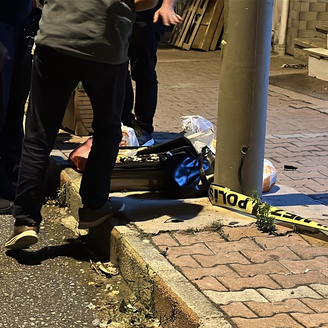 Burdur'da fünyeyle patlatılan valizden eşyalar çıktı