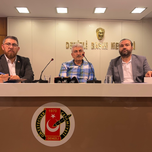 Yerel basın ve gazetecilerin sorunları Denizli'de konuşuldu
Medya-İş, Deniz...