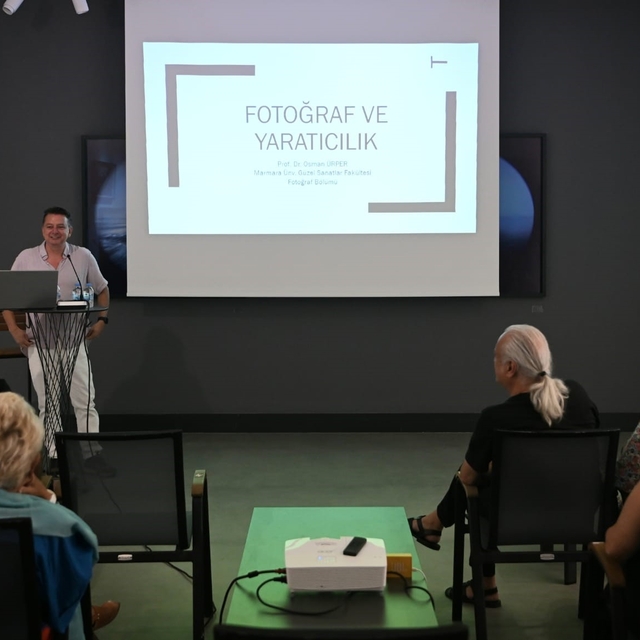 Ada Modern'de fotoğraf sanatı farklı yönleriyle mercek altına alındı