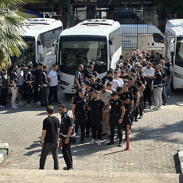 Samsun merkezli yasa dışı bahis operasyonunda yakalanan 27 şüpheli adliyede