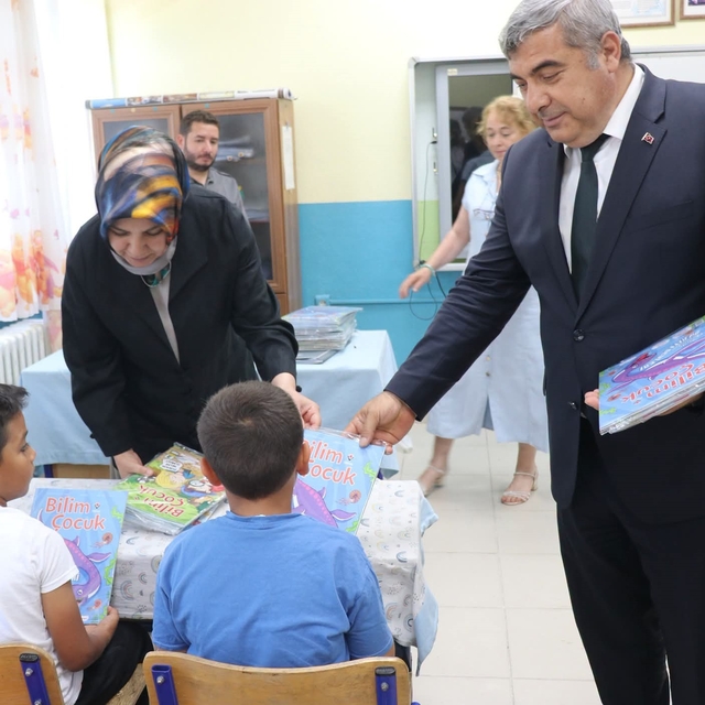 Aldıkları hediyeler ile yaz tatilini daha verimli geçirecekler